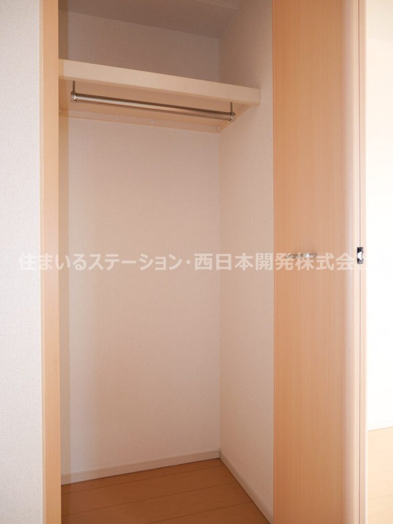 サンメゾンMKⅡ205_LDKクローゼット