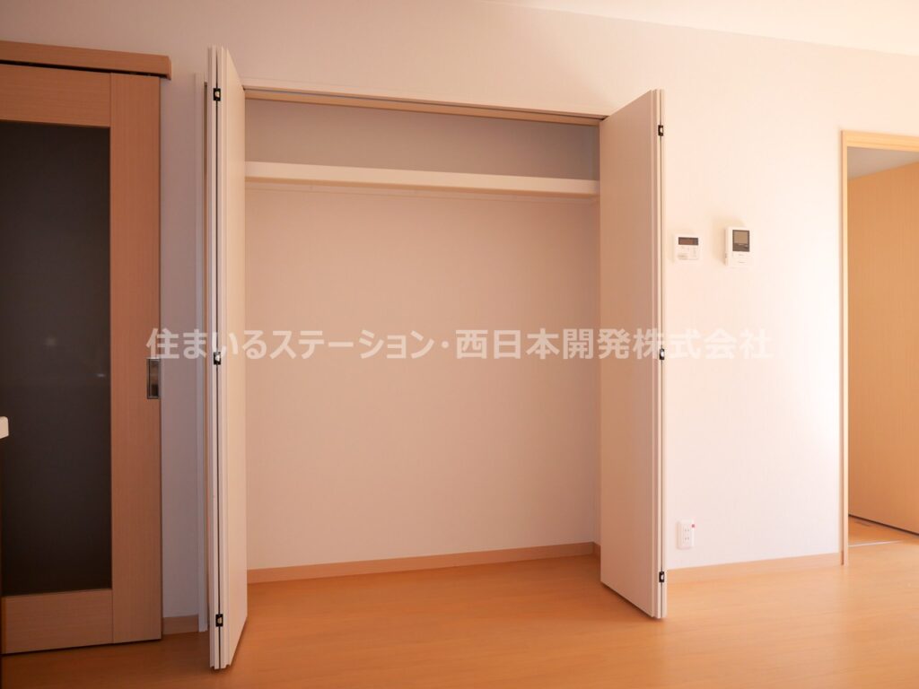 コンフォールKⅢA102_LDK収納