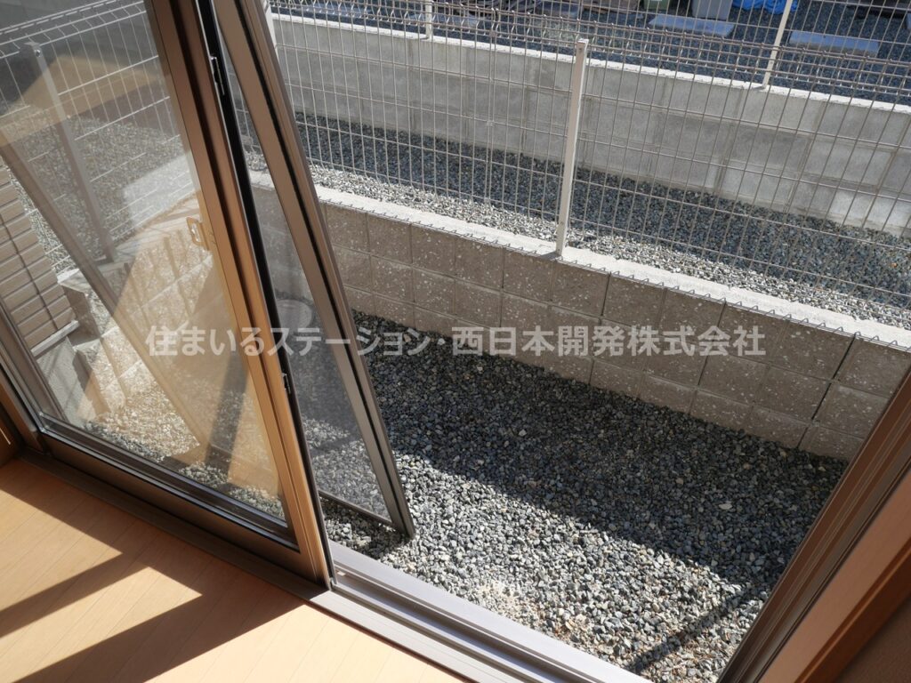コンフォールKⅢA102_専用庭