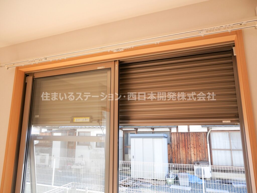 コンフォールKⅢA102_雨戸シャッター