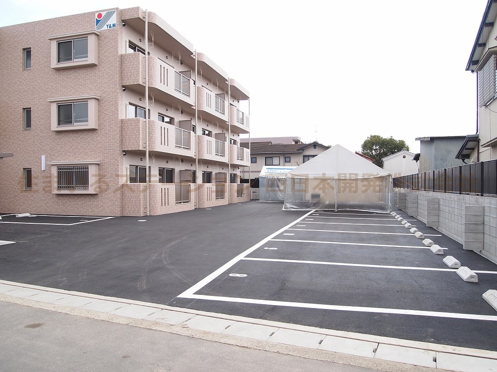 アルジェントシェソワ_駐車場