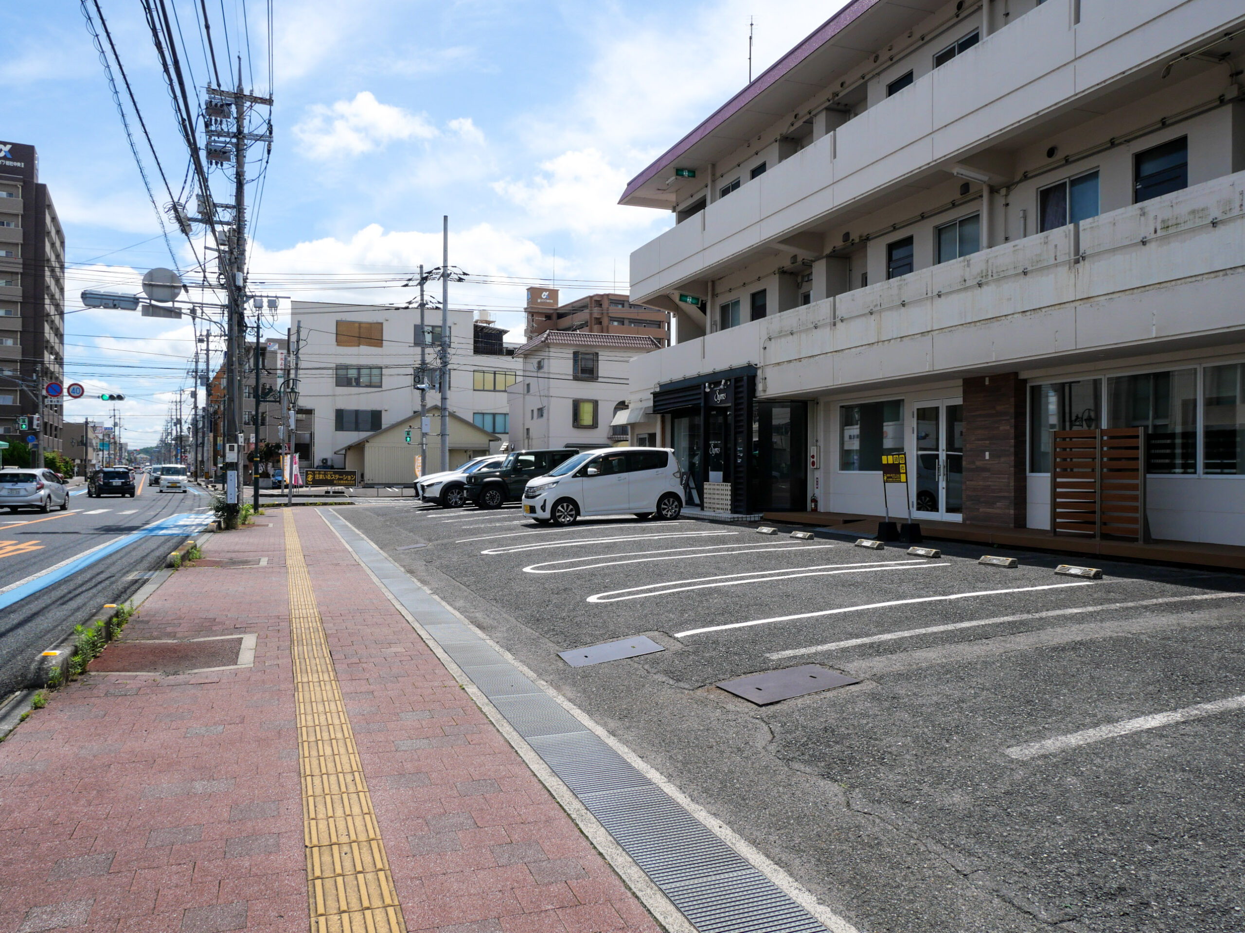 岩佐ビル貸事務所_駐車場