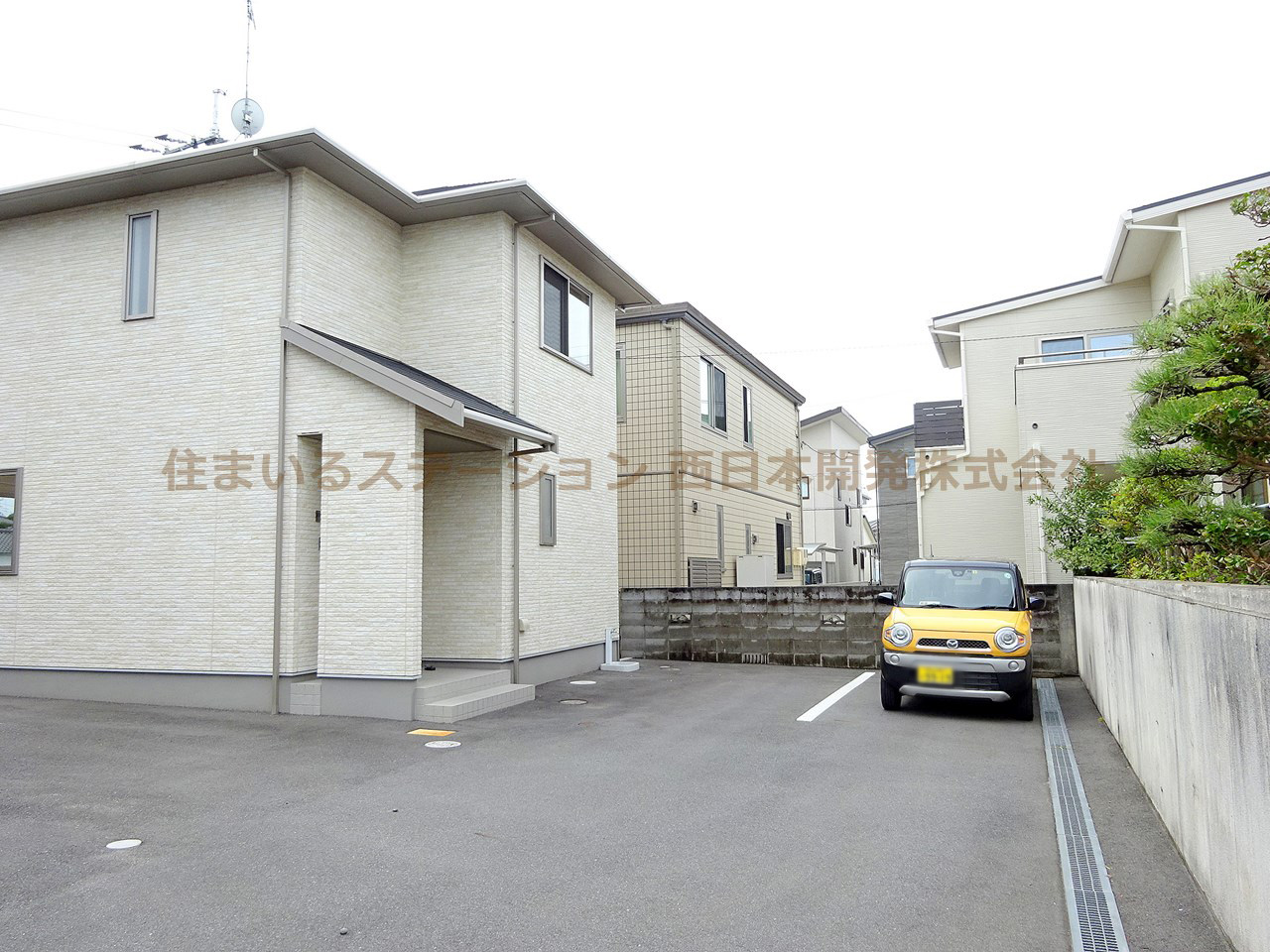 インペリアルB_駐車場