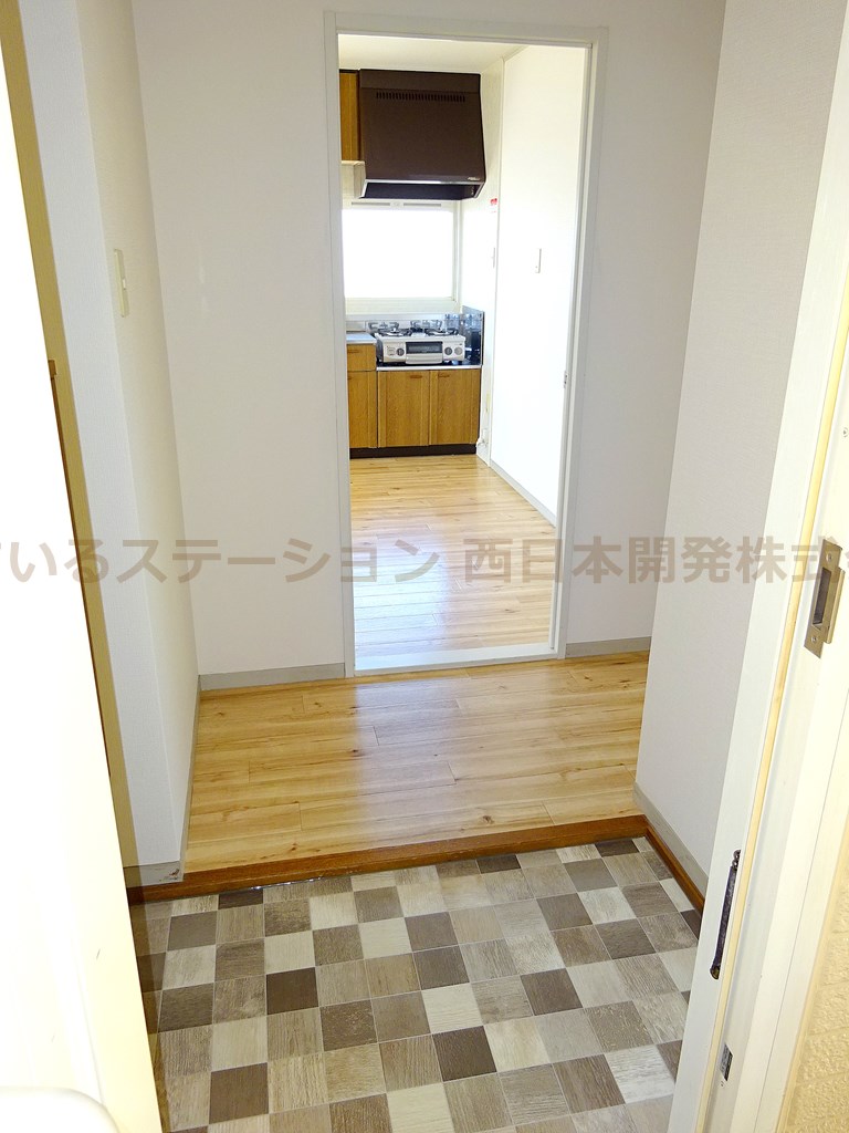 楠小路C201_玄関