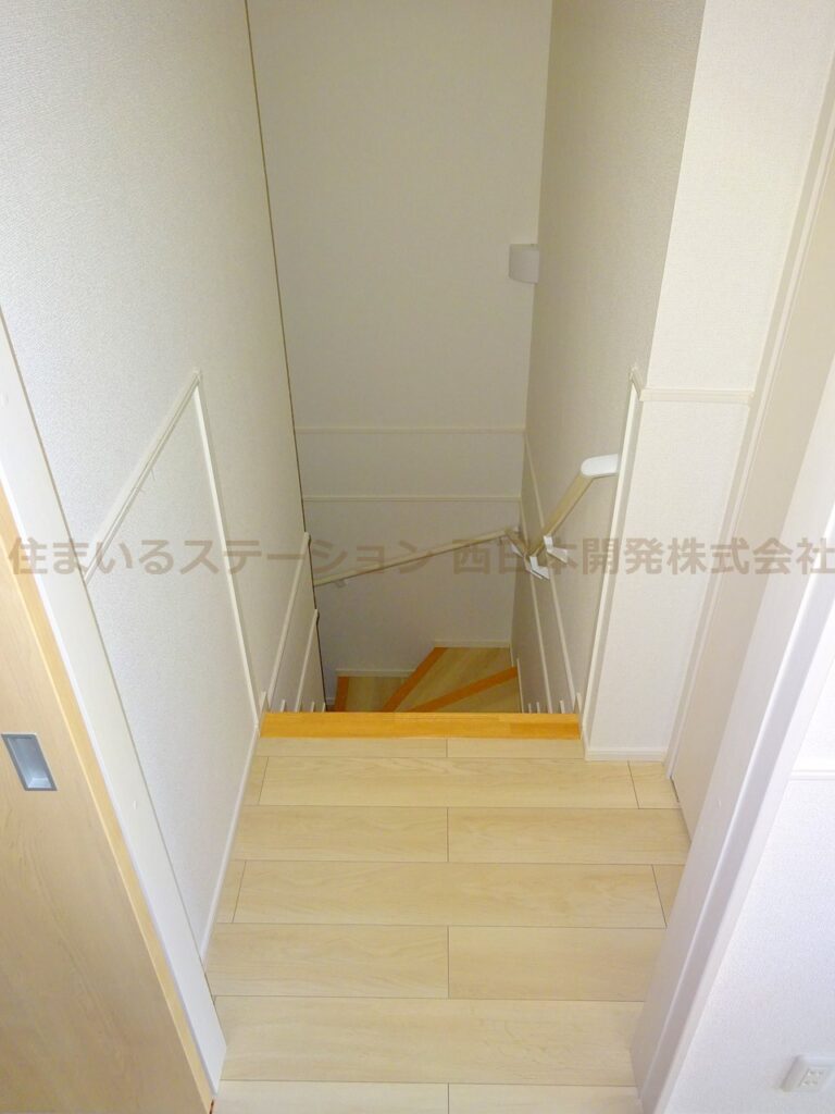 プリマヴェーラB203_階段