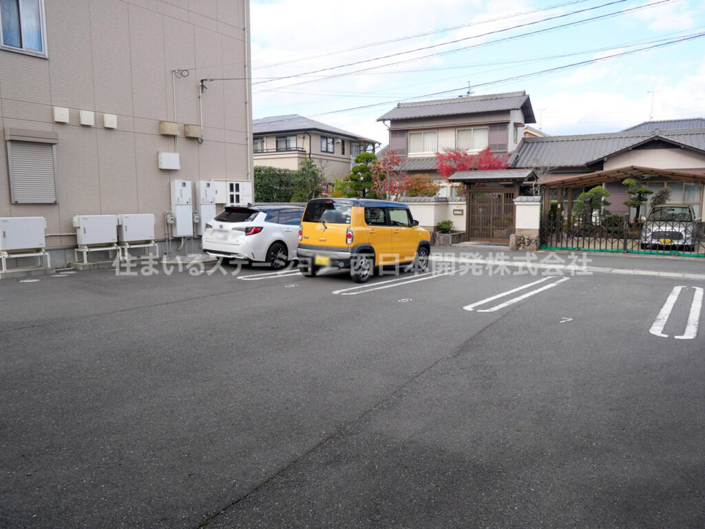 サンフォーレストⅡ_駐車場