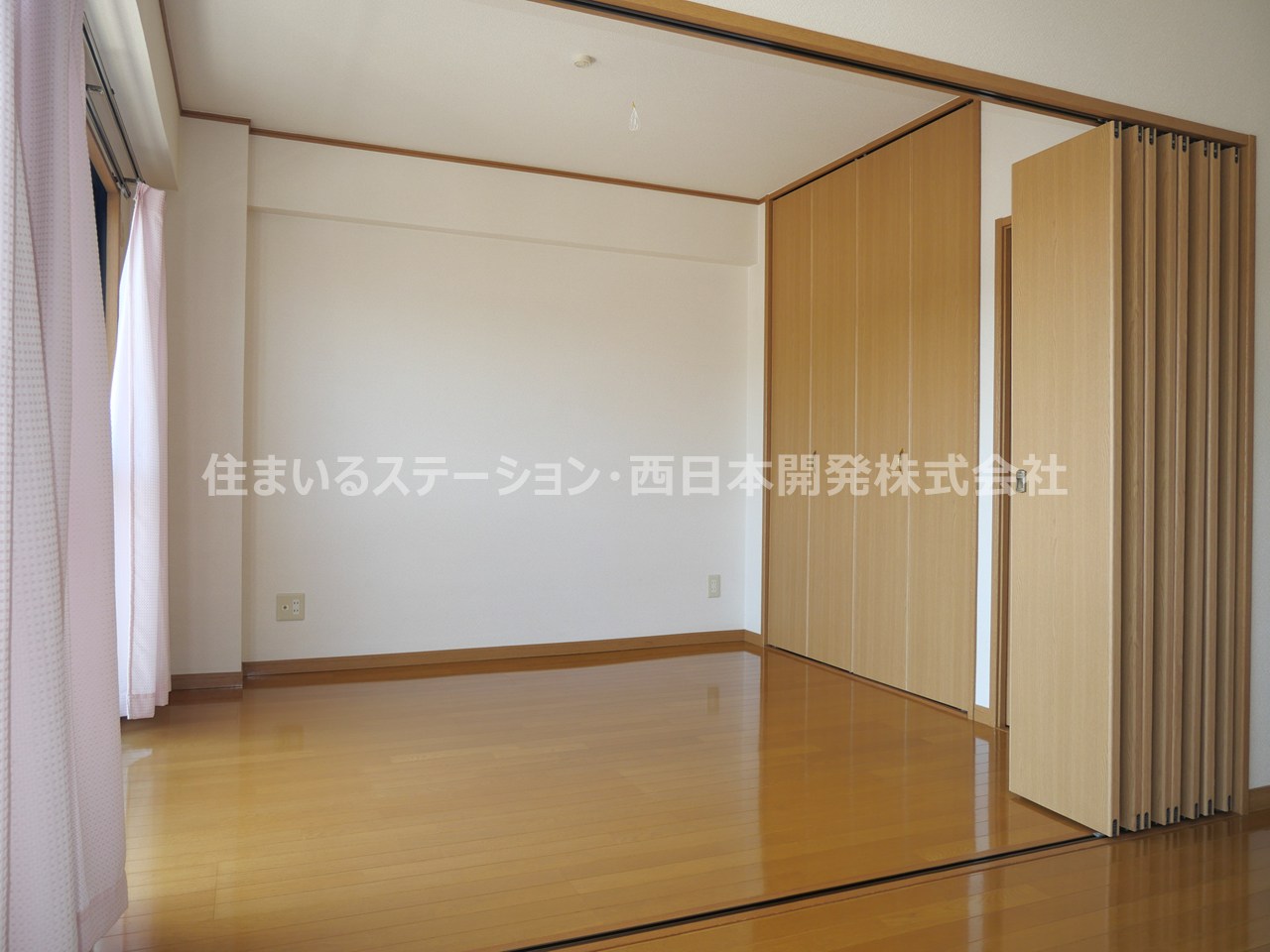 YMセンターコムKM302_洋室