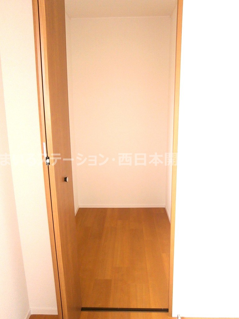 サンフォーレストⅡ201_洋室ウォークインクローゼット