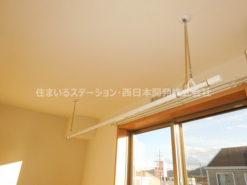 ユアメゾン総社203_室内物干し