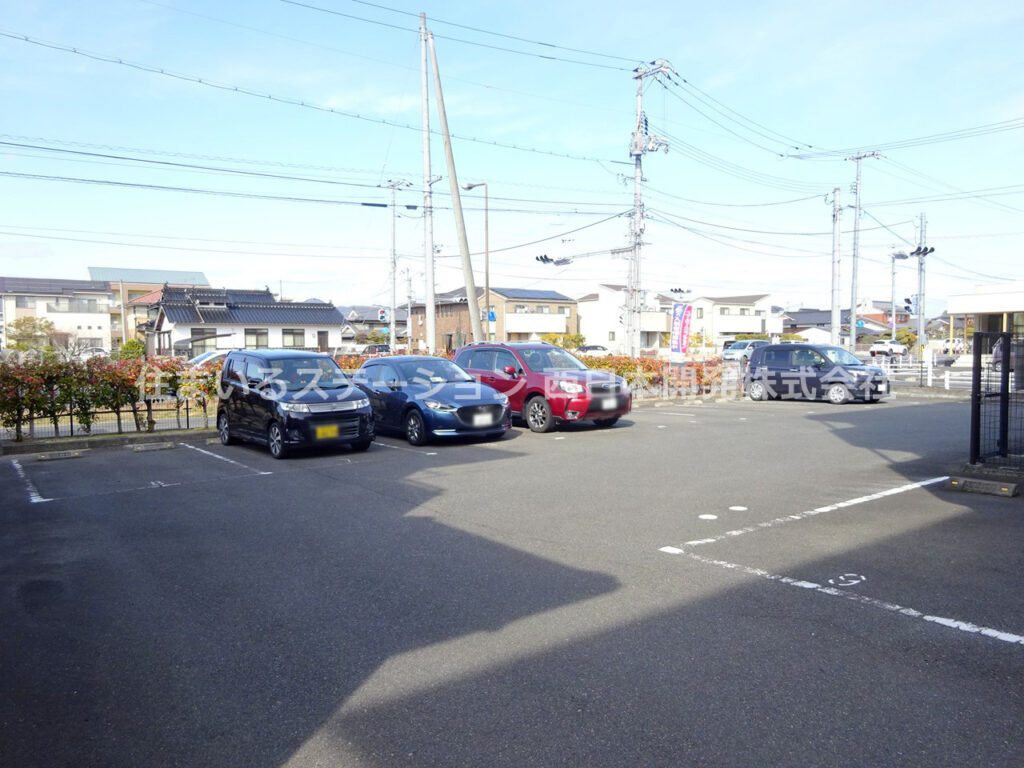 カーサコモド_駐車場
