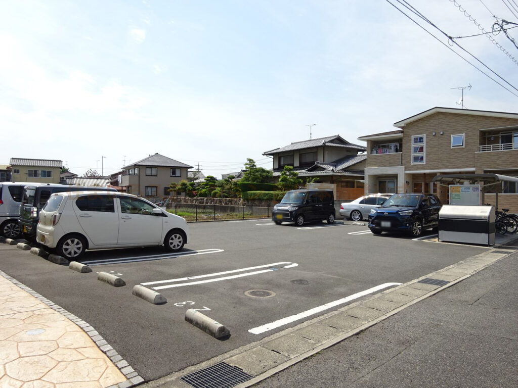 ベルソレイユA_駐車場