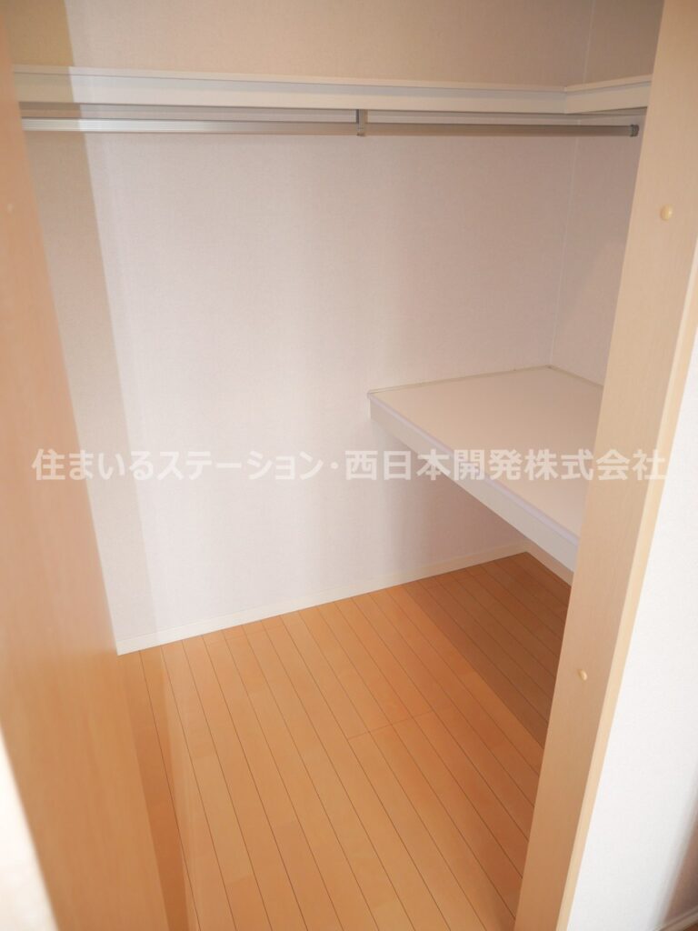 カレラガーデンB206_ウォークインクローゼット