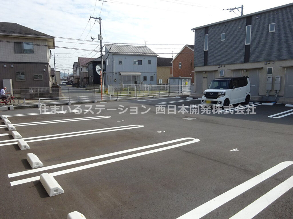 aurora_駐車場