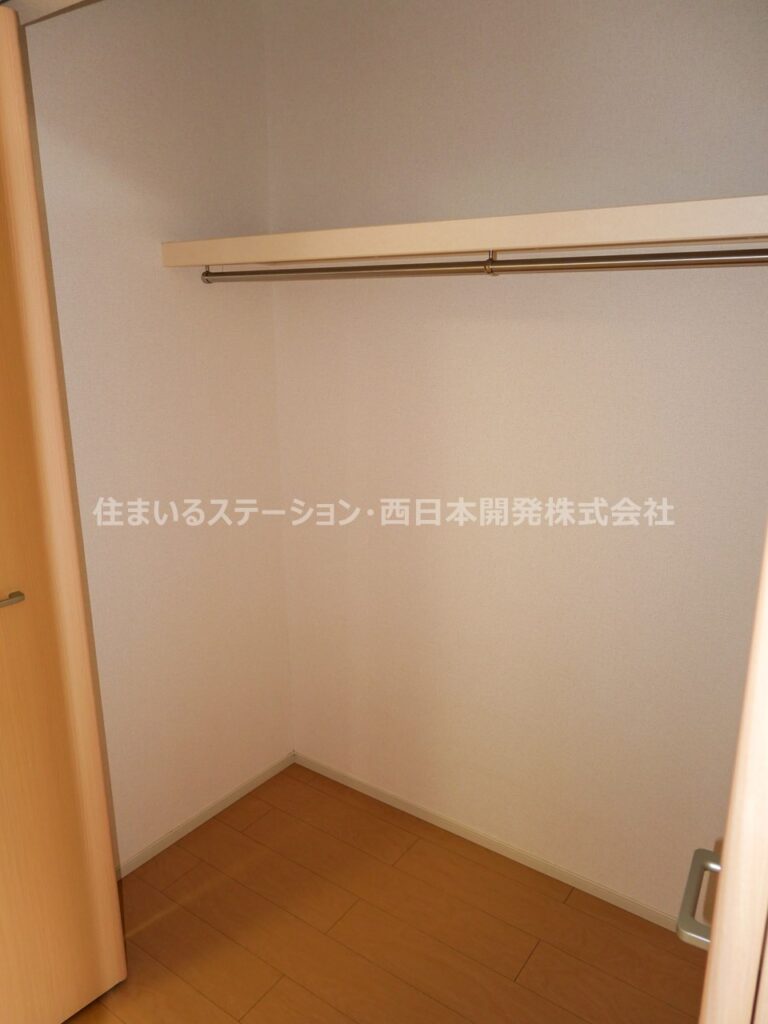 ベルソレイユA102_洋室クローゼット