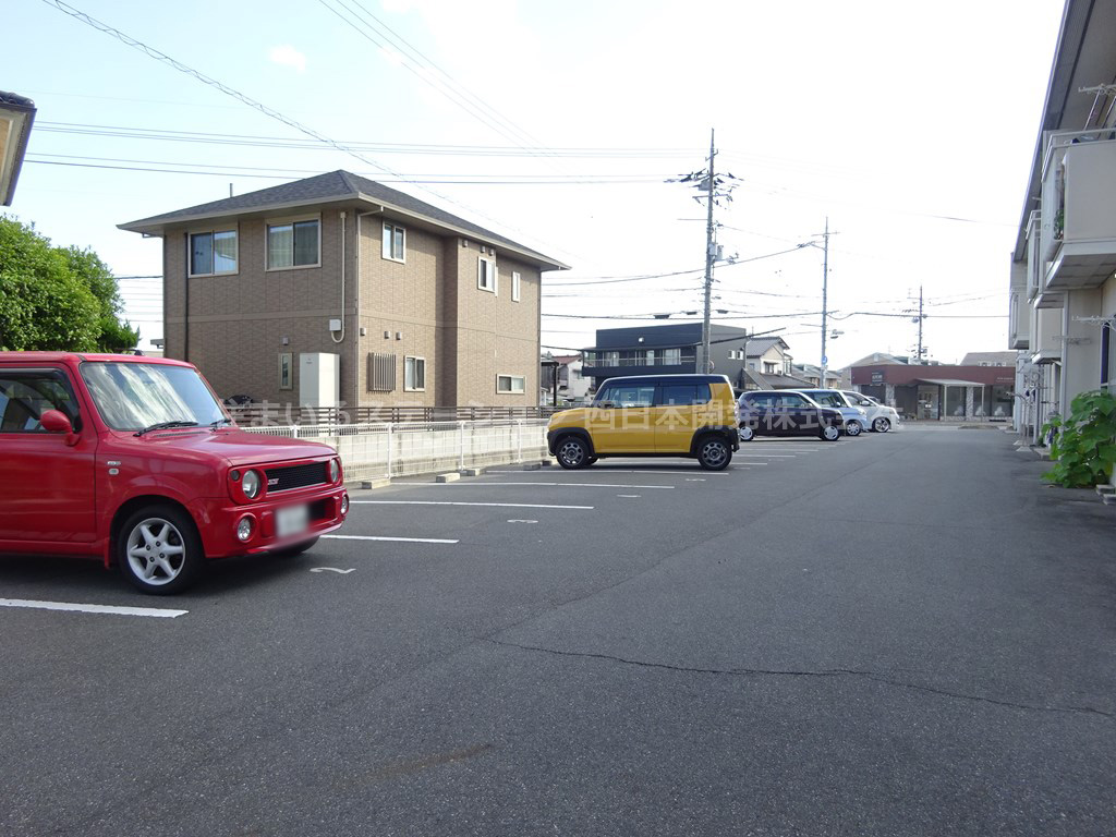 コーポ服部A_駐車場