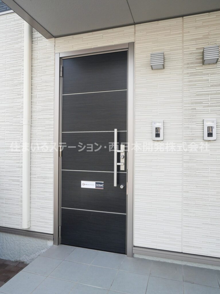 シャーメゾン総社駅前101_玄関2