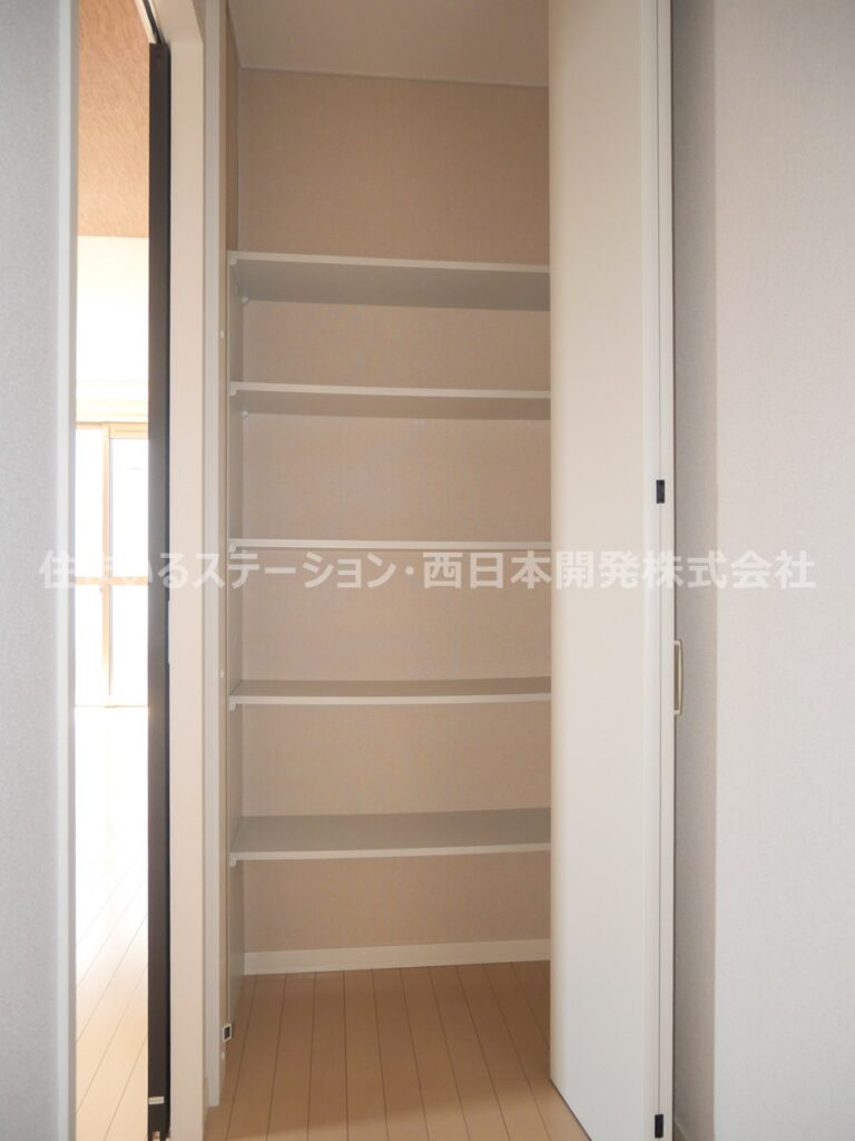 シャーメゾン総社駅前101_LDK収納