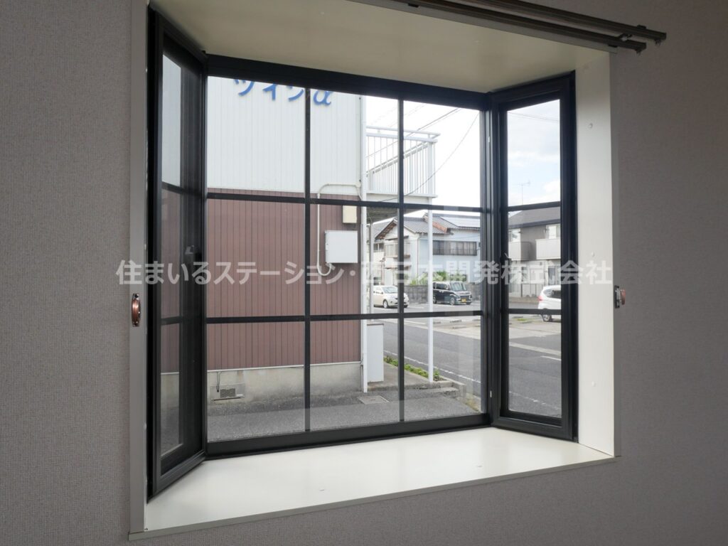 サンビレッジブライトB101_北洋室出窓