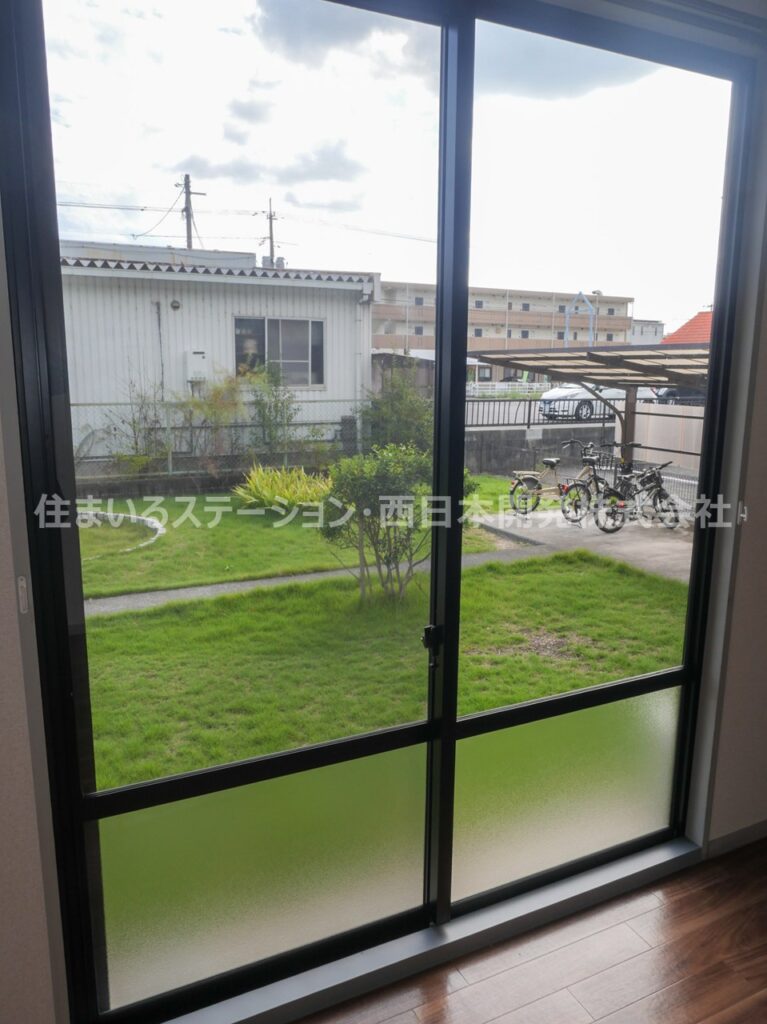 サンビレッジブライトB101_南東洋室からの庭