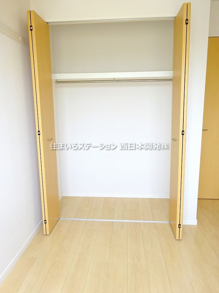 スターテラスL202_洋室クローゼット