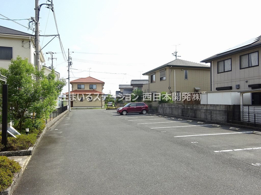 アメニティーハイツY_駐車場