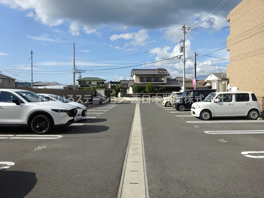 スターテラスL_駐車場