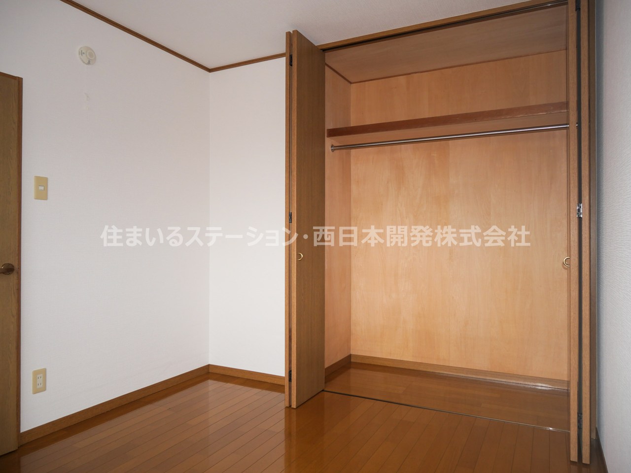 ファミーユ103_北洋室収納