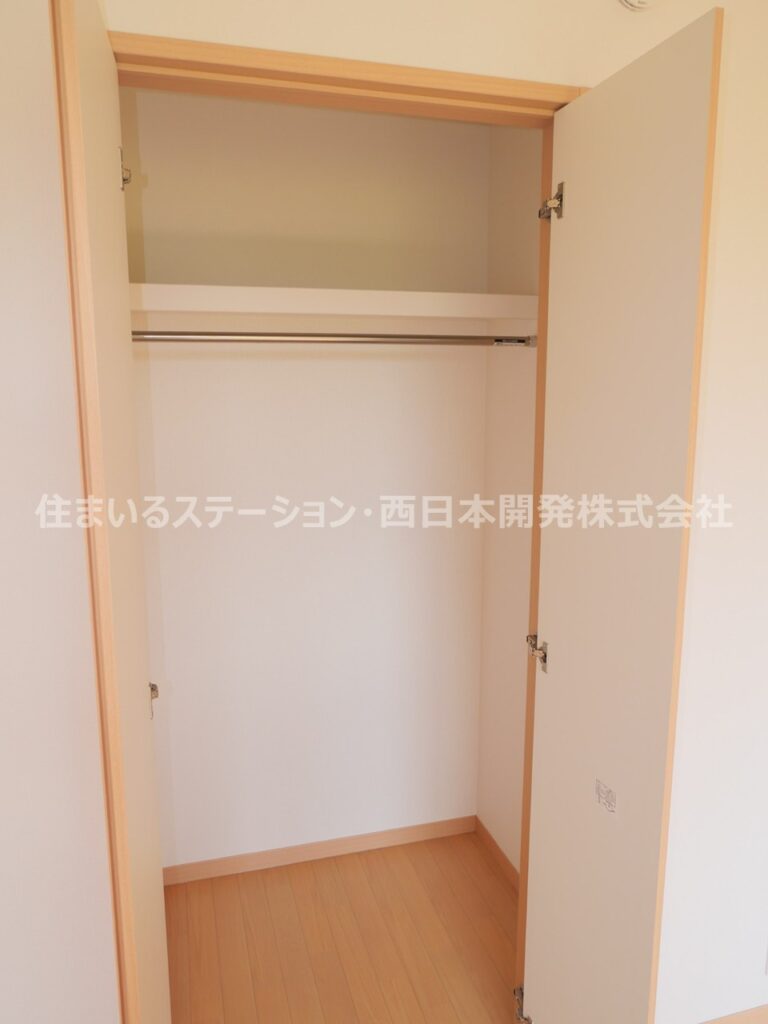 コンフォールKⅡA102_南洋室収納