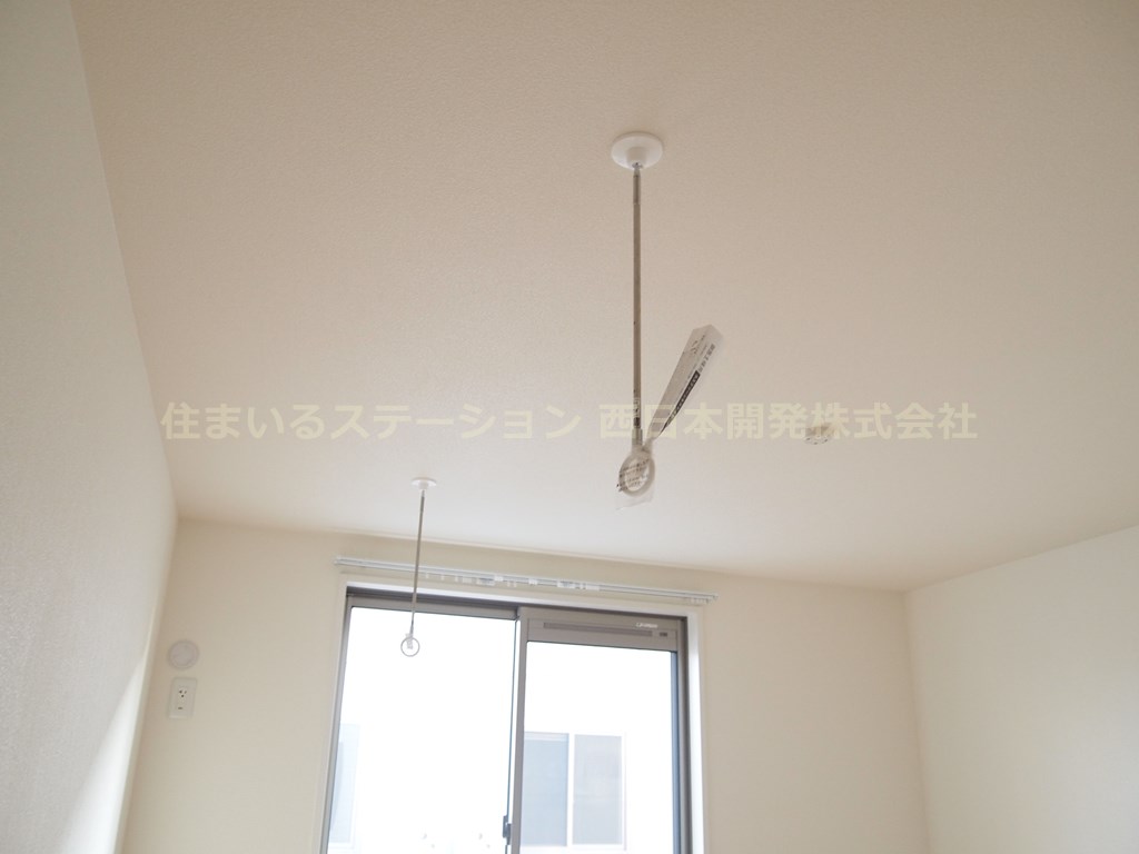 カレラガーデンA101_室内物干し