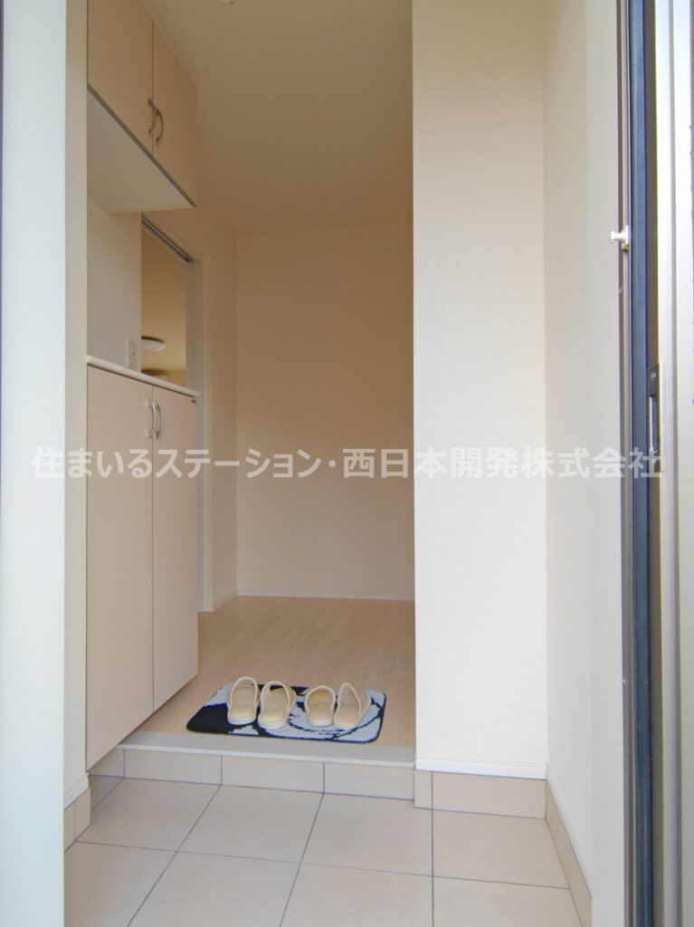 スーリールプラス1番館101_玄関