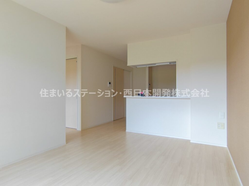 スーリールプラス1番館101_LDK2