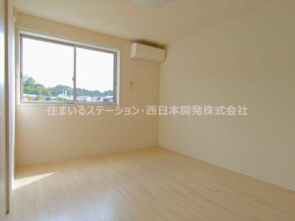 スーリールプラス1番館101_洋室