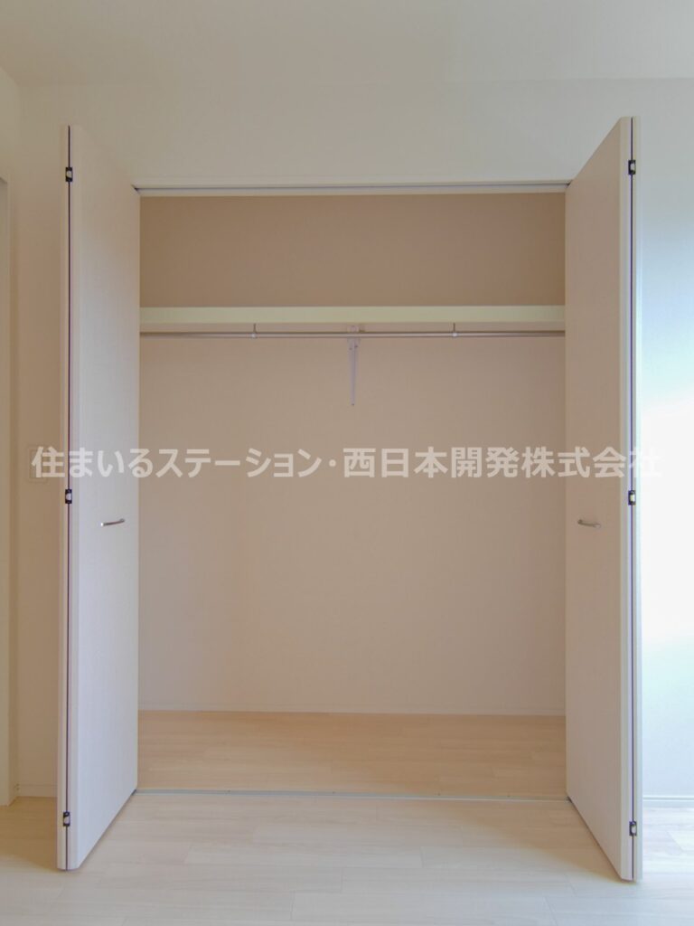 スーリールプラス1番館101_洋室クローゼット
