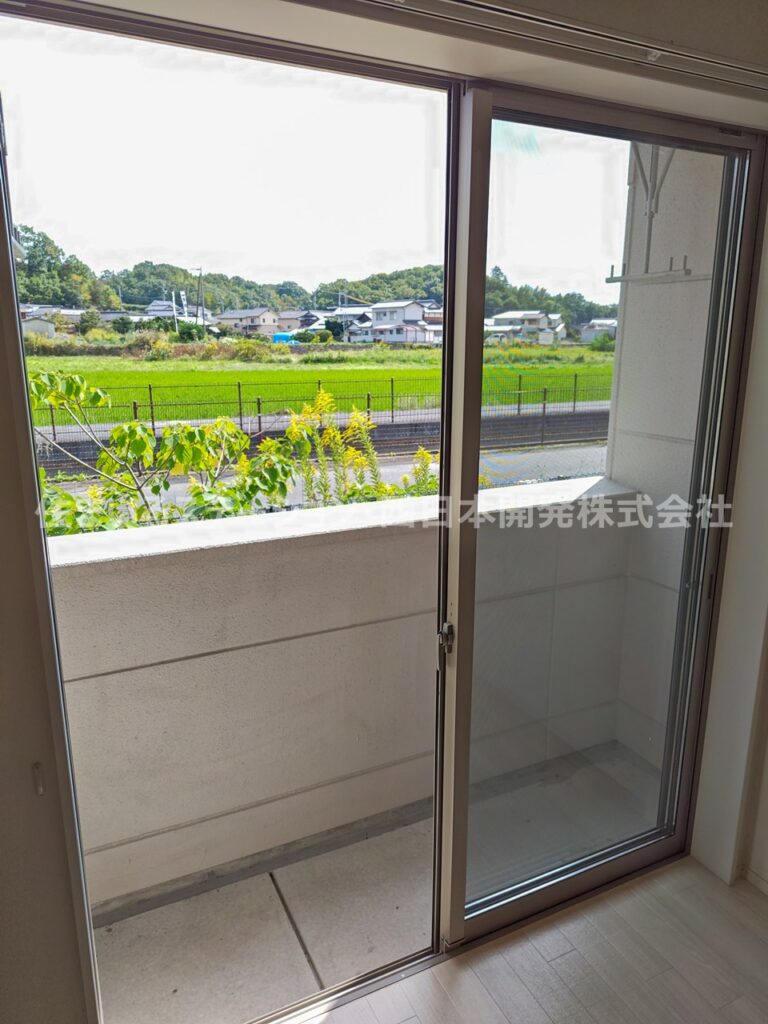 スーリールプラス1番館101_バルコニー