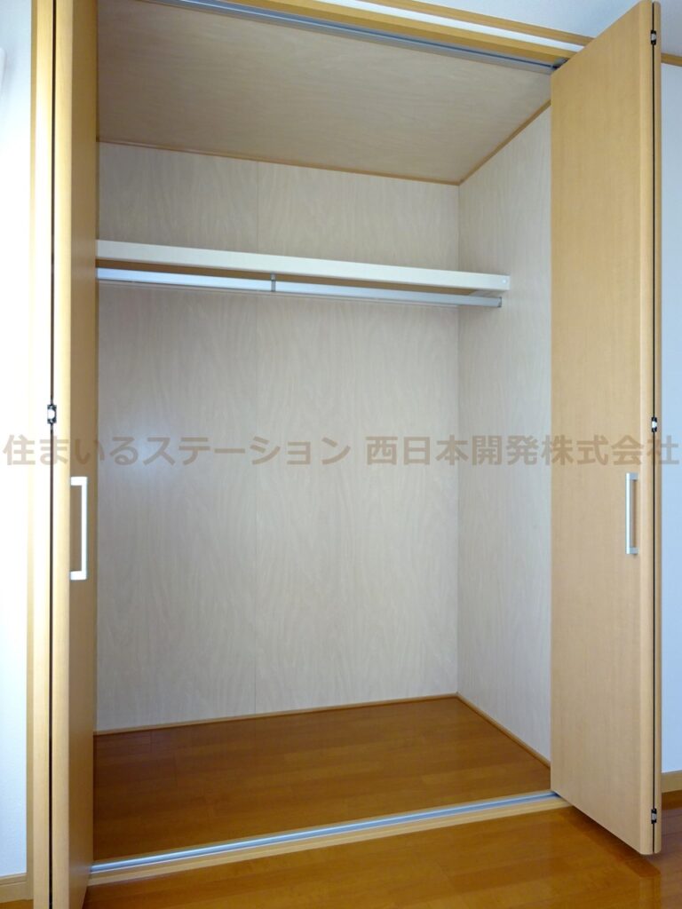 ヴィラマカベ202_東洋室収納