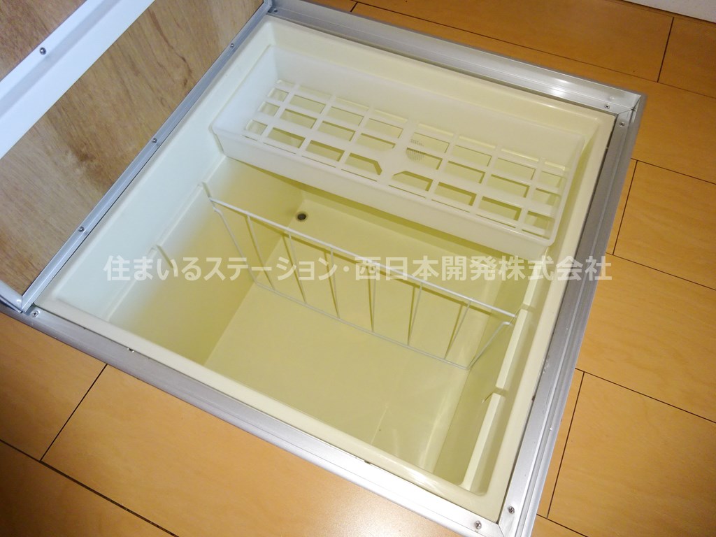 プラシードB102_床下収納