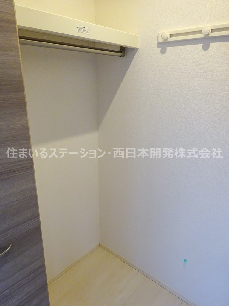 ウィンクルムC102_南洋室収納