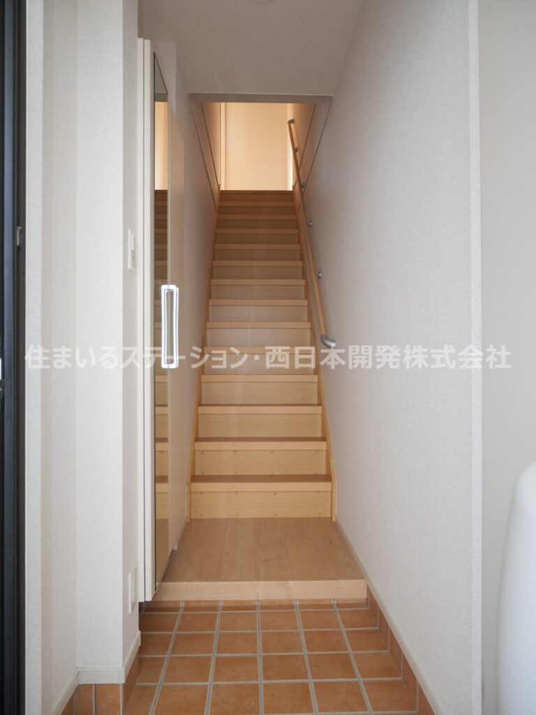 ラフィネ201_玄関