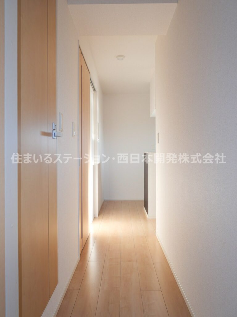 ラフィネ201_廊下