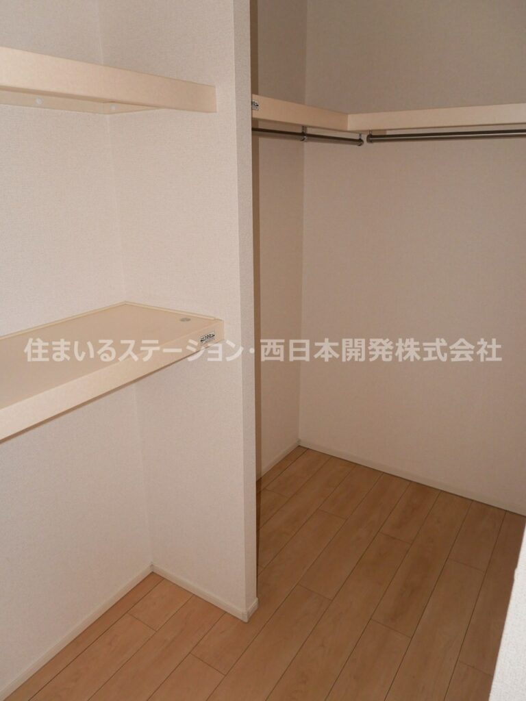 ラフィネ201_ウォークインクローゼット