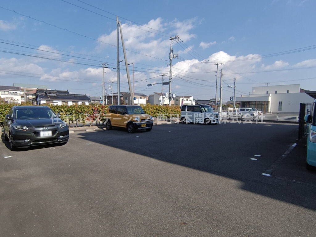 カーサコモド_駐車場
