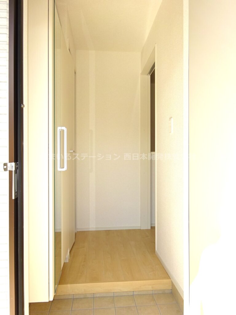 ラフレーズC103_玄関