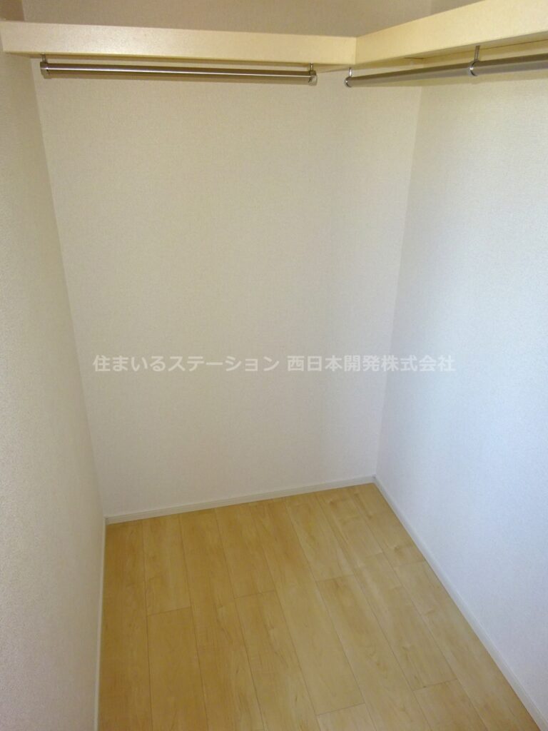 ラフレーズC103_洋室ウォークインクローゼット