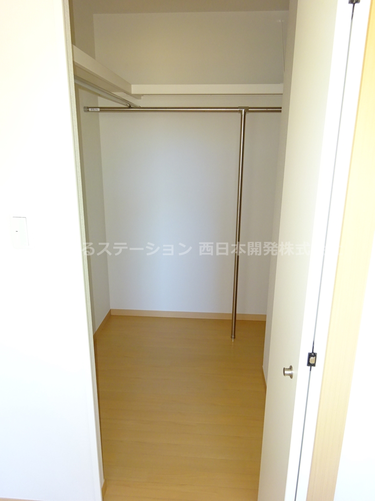 コンフォールKC101_洋室ウォークインクローゼット