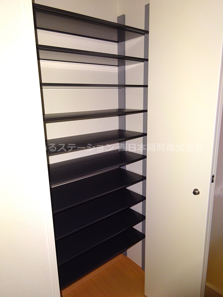 コンフォールKC101_シューズボックス