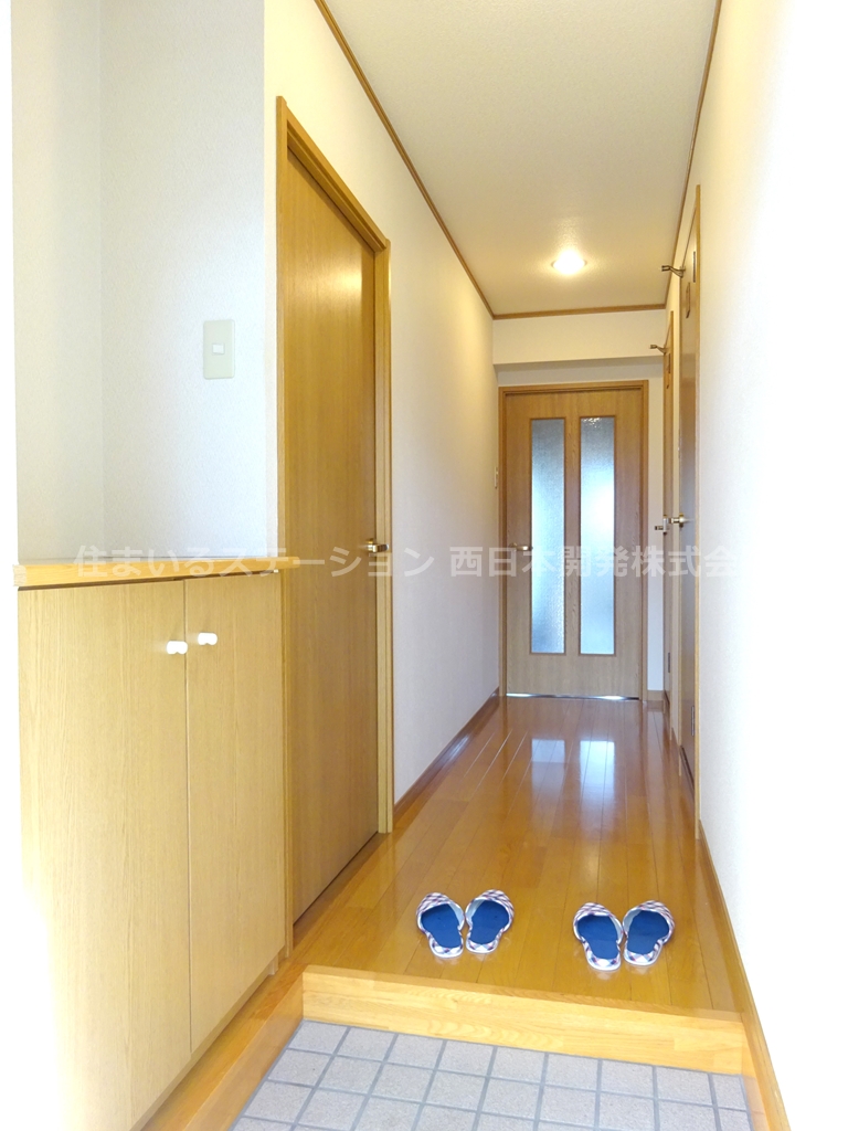 ファミーユ202_玄関