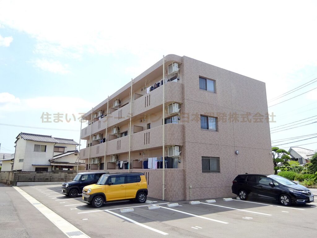 マンション裕_外観・駐車場