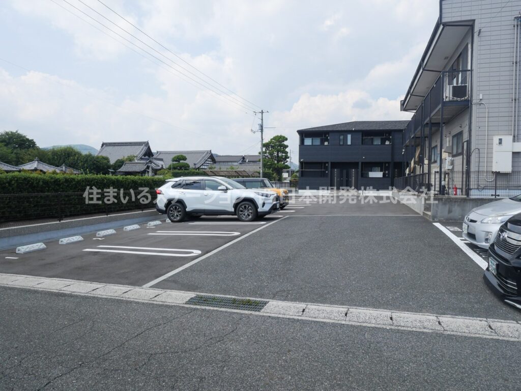 ジャンリーブB_駐車場