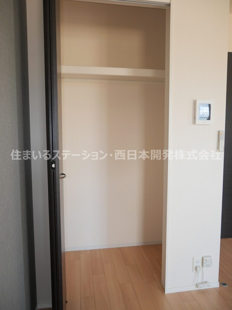 エピナール201_LDK収納