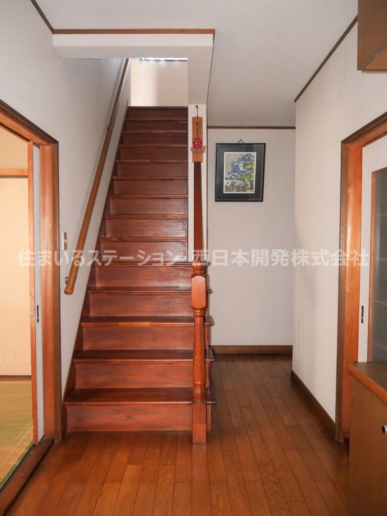 中古情報_井尻野2世帯_1階玄関ホール